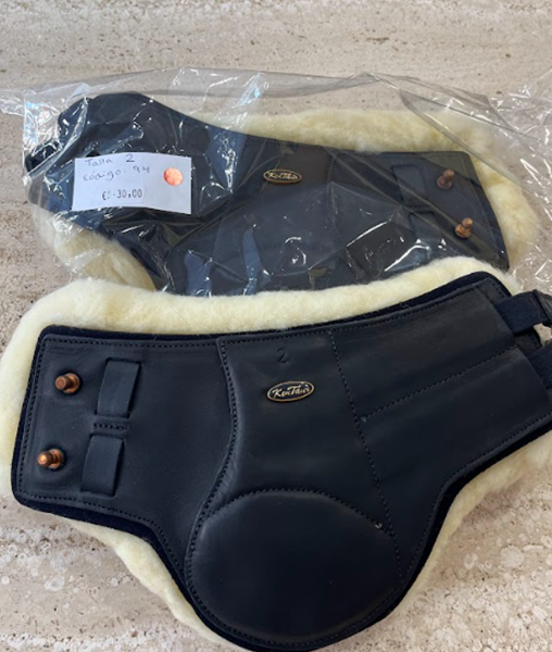 PROTECTORES MENUDILLO BORREGUITO KENTAUR NEGRO TALLA 2